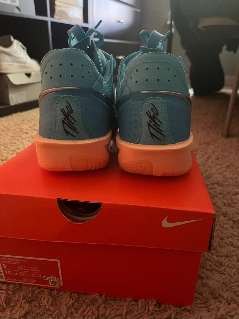 Nike GT cut 3 Furious blue men’s size 9.5 comes with replacement box